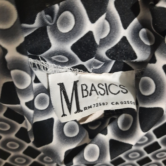 Vintage 90's M basics shirt Size Small - Picture 3 of 3